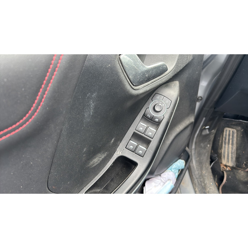 Feu arriere secondaire droit (feux) FORD PUMA 2 Photo n°12