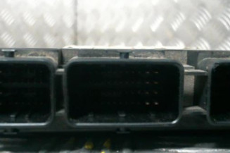 Calculateur moteur PEUGEOT 3008 1