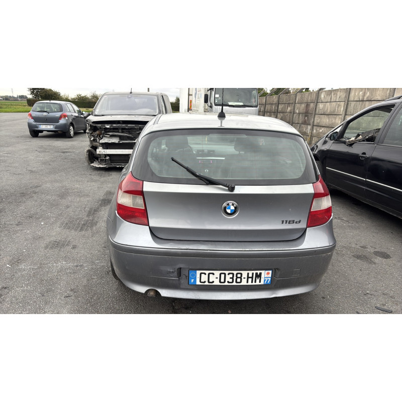 Verin de coffre BMW SERIE 1 E87 Photo n°16