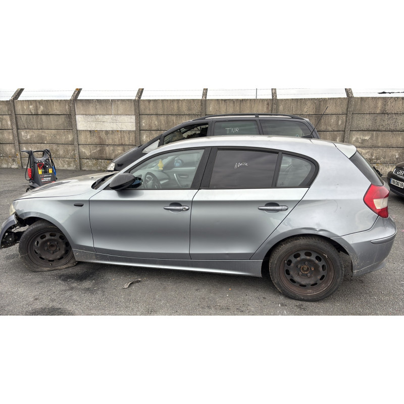 Verin de coffre BMW SERIE 1 E87 Photo n°17