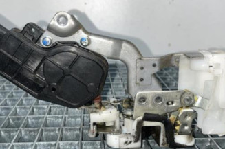 Serrure avant droit PEUGEOT 107