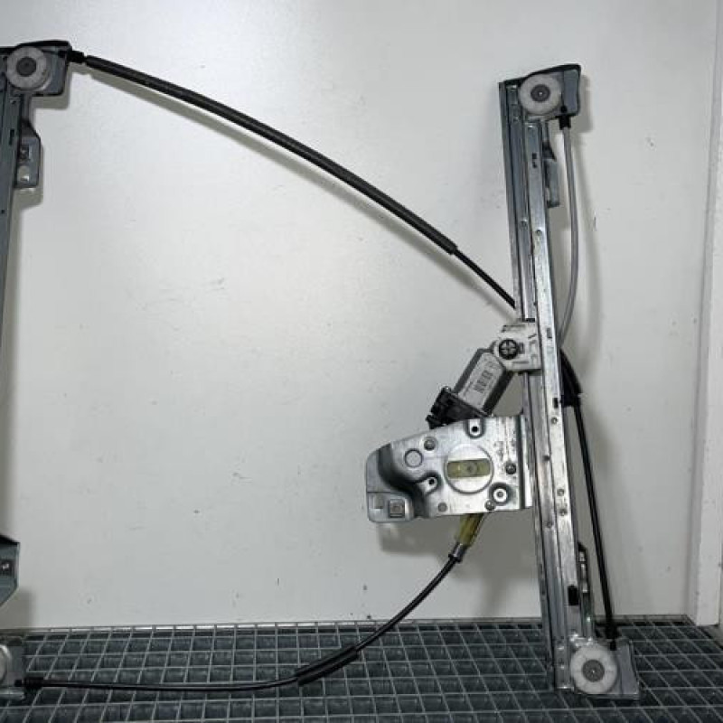 Leve vitre electrique avant gauche RENAULT KANGOO 2 Photo n°1