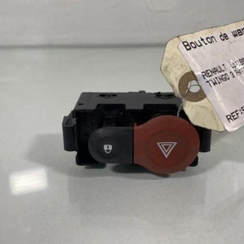 Bouton de warning RENAULT TWINGO 3 Photo n°1