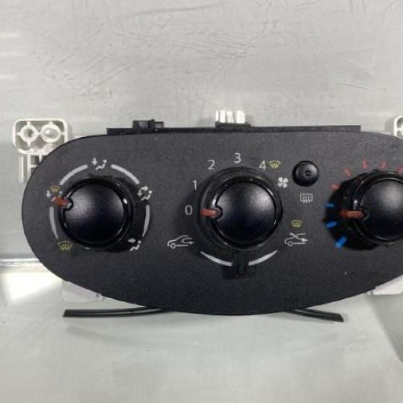 Commande chauffage RENAULT TWINGO 3 Photo n°1