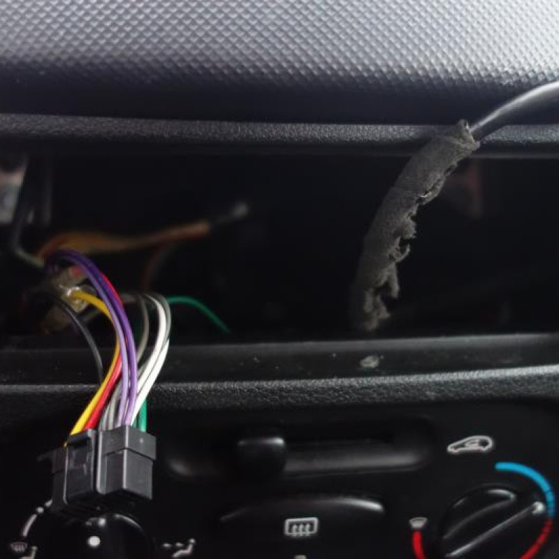 Pretensionneur de ceinture avant droit PEUGEOT 206+ Photo n°9