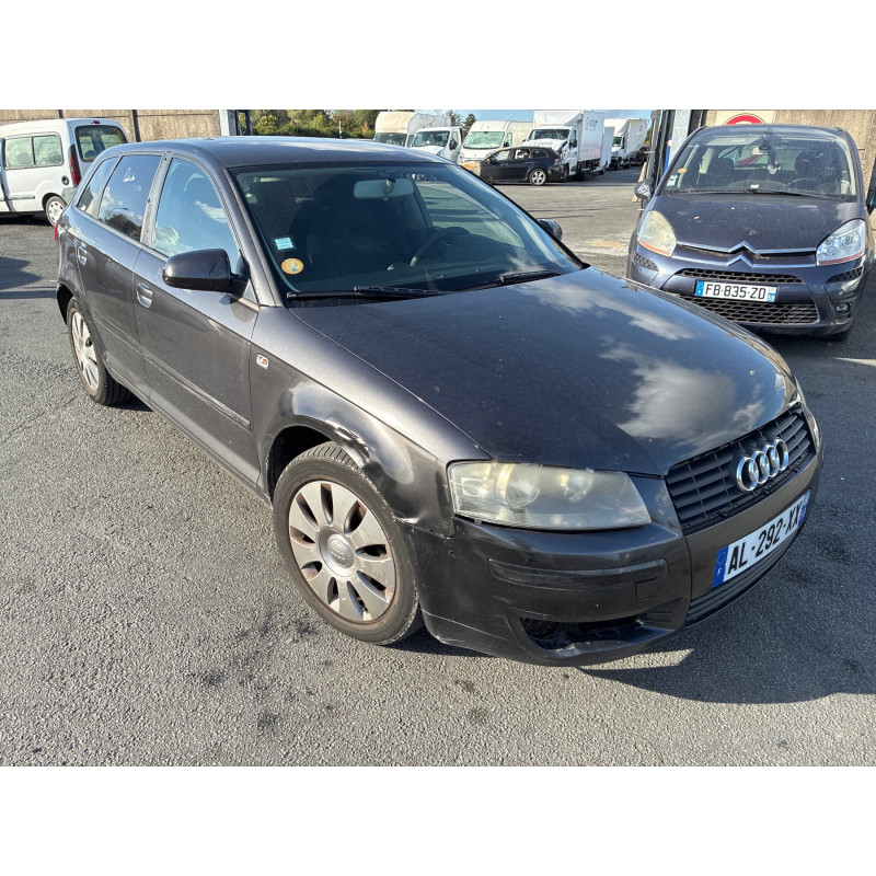 AUDI A3 2 SPORTBACK PHASE 1 1.9 TDI - 8V TURBO Photo n°3