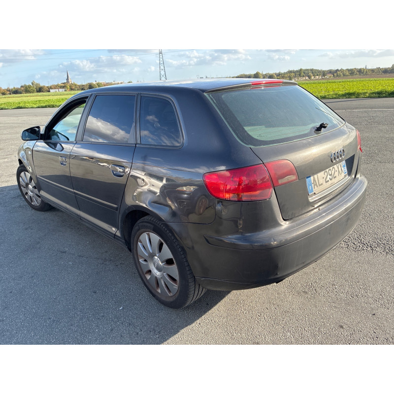 AUDI A3 2 SPORTBACK PHASE 1 1.9 TDI - 8V TURBO Photo n°8