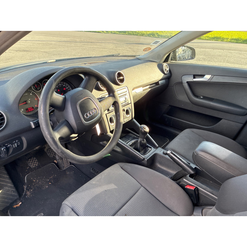 AUDI A3 2 SPORTBACK PHASE 1 1.9 TDI - 8V TURBO Photo n°11