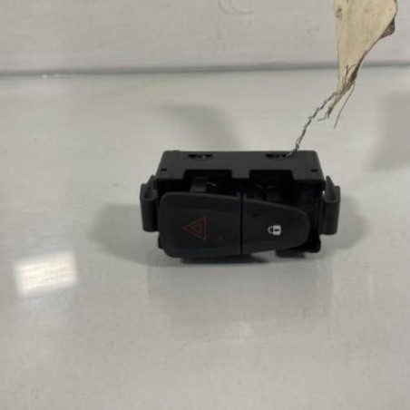 Bouton de warning RENAULT MEGANE 3 Photo n°1