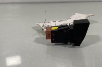 Bouton de warning PEUGEOT 5008 1