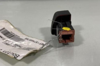 Bouton de warning PEUGEOT 5008 1