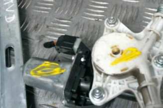 Leve vitre electrique avant droit KIA RIO 3