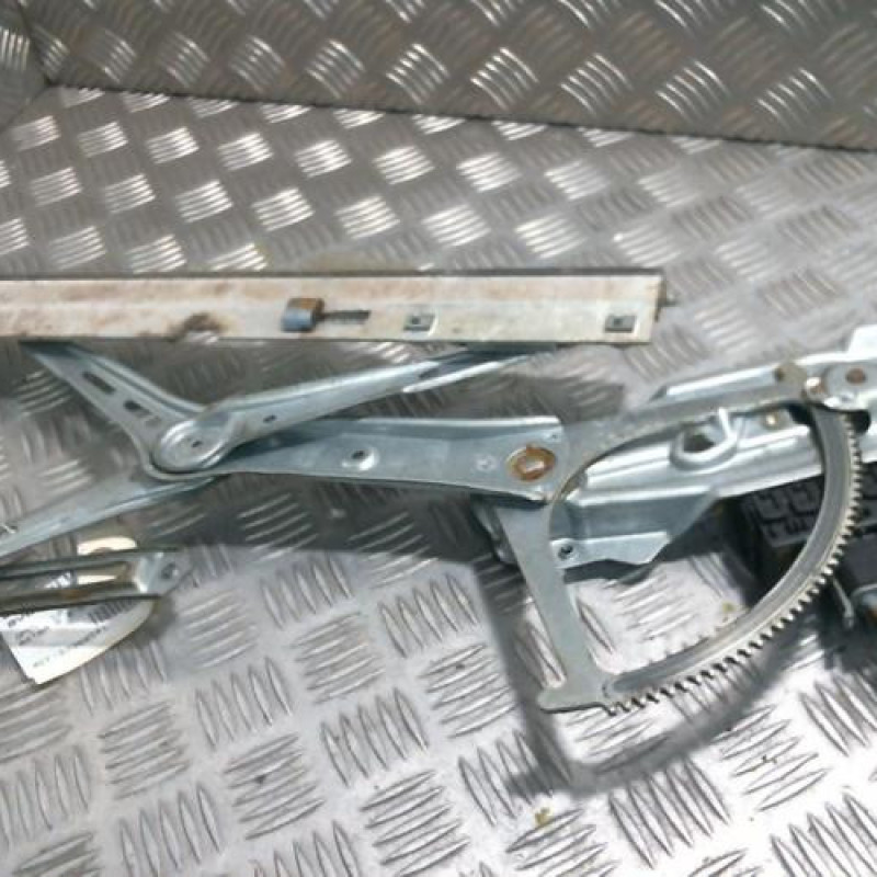 Leve vitre electrique avant droit OPEL ASTRA G Photo n°1