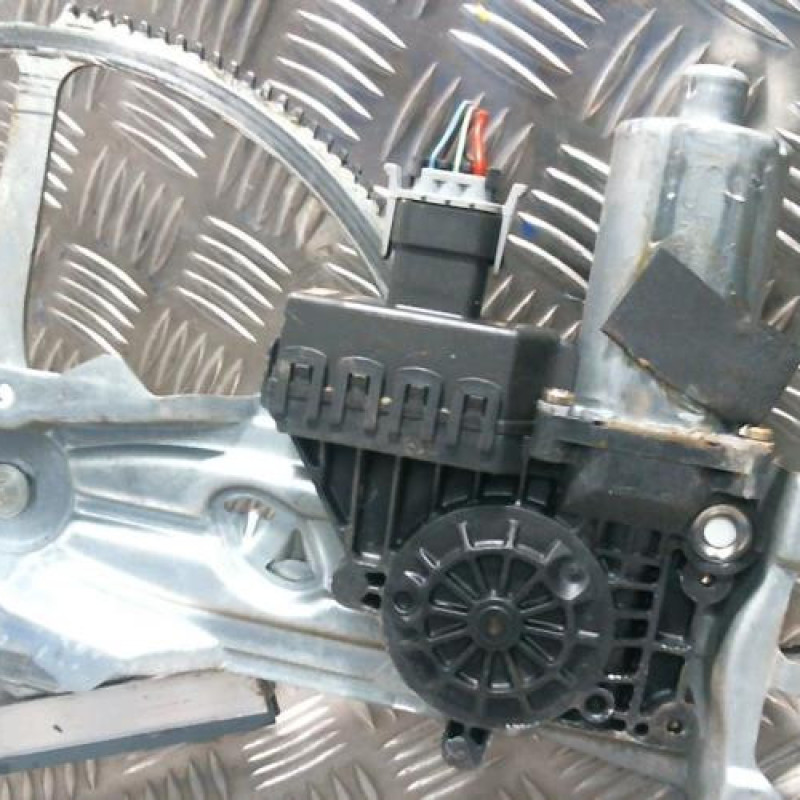 Leve vitre electrique avant droit OPEL ASTRA G Photo n°2