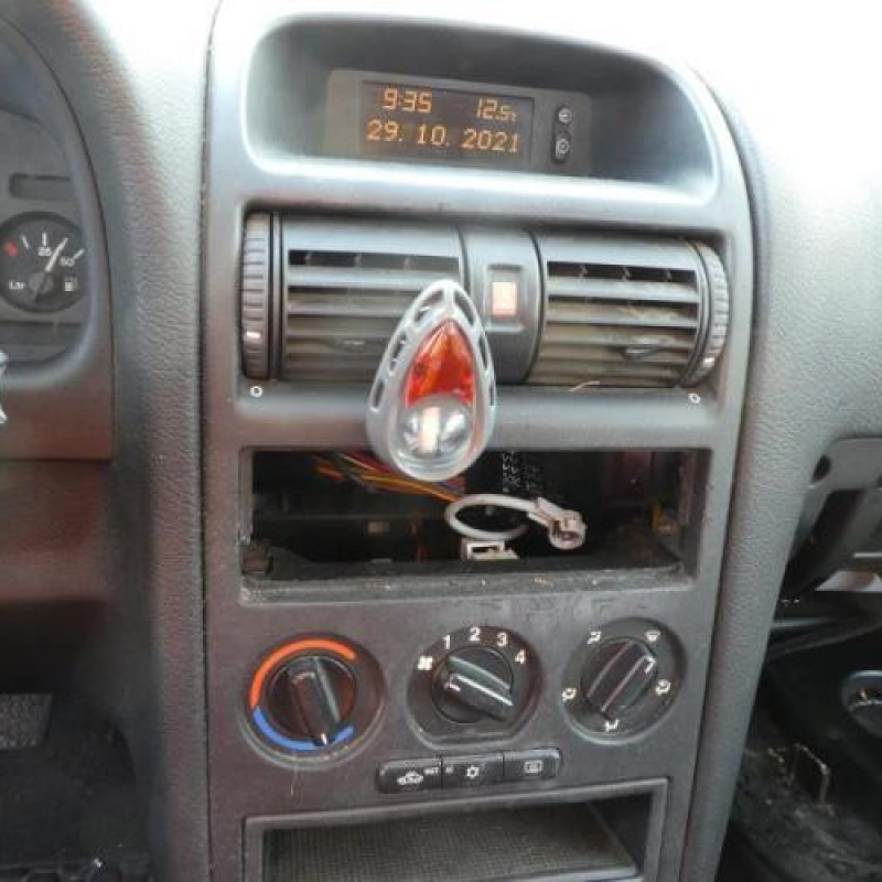 Leve vitre electrique avant droit OPEL ASTRA G Photo n°11