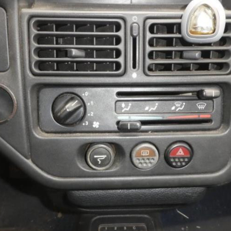 Aile avant droit PEUGEOT 106 Photo n°8