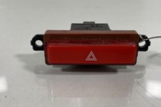 Bouton de warning HONDA FR-V Photo n°1