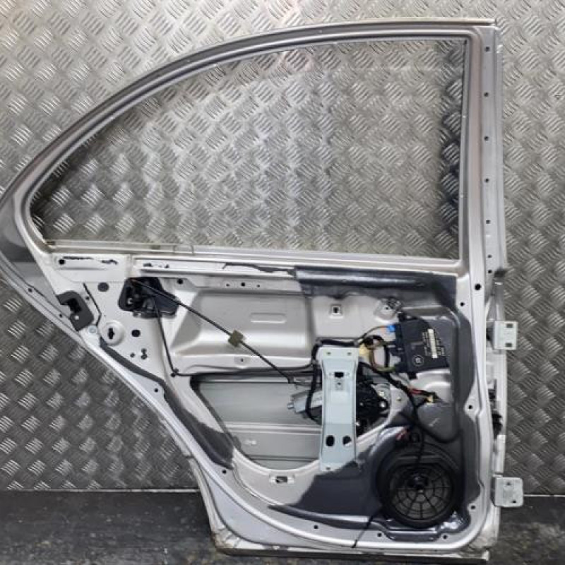 Porte arriere gauche MERCEDES CLASSE C 203 Photo n°4
