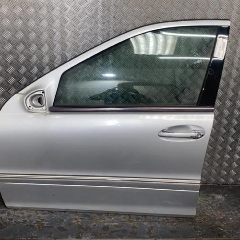Porte avant gauche MERCEDES CLASSE C 203 Photo n°1