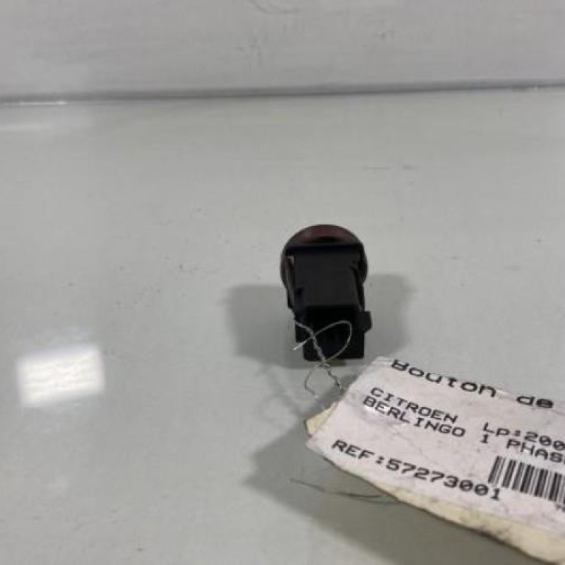 Bouton de warning CITROEN BERLINGO 1 Photo n°3