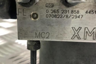 Bloc ABS (freins anti-blocage) TOYOTA AURIS 1