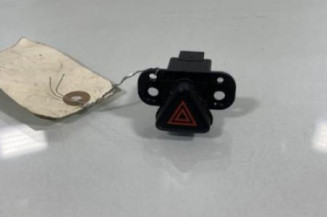 Bouton de warning CHEVROLET ORLANDO Photo n°1