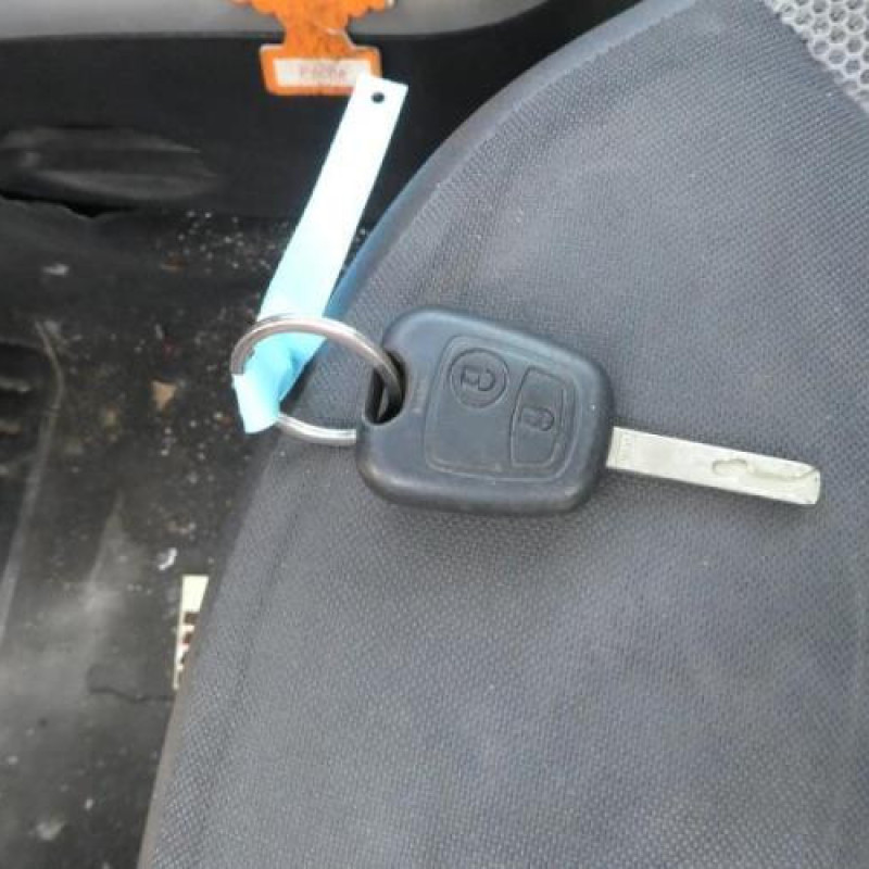 Malle/Hayon arriere CITROEN C3 PLURIEL Photo n°16