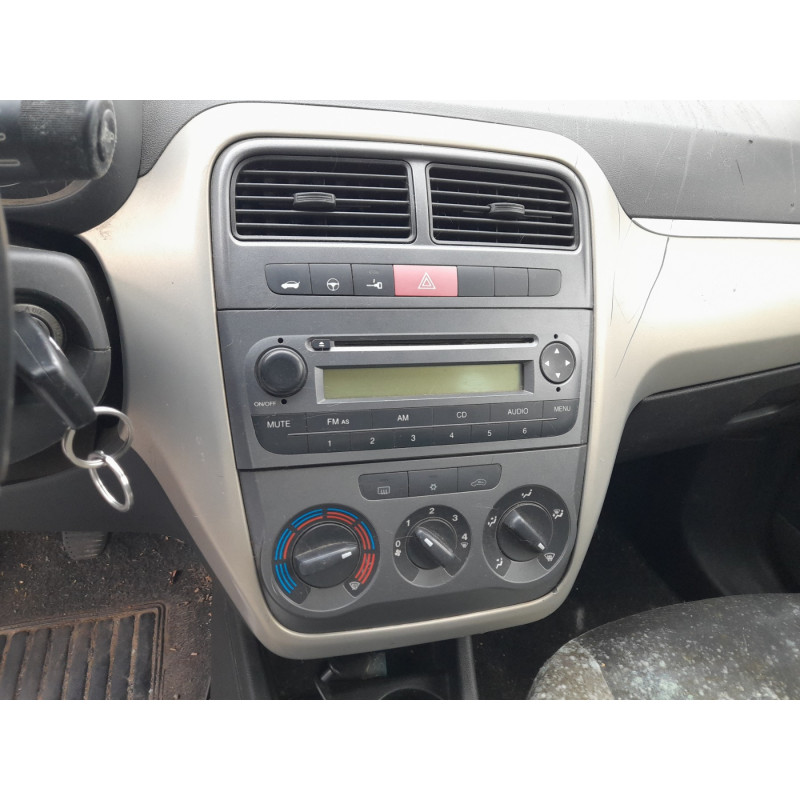 Autoradio d'origine FIAT GRANDE PUNTO Photo n°9