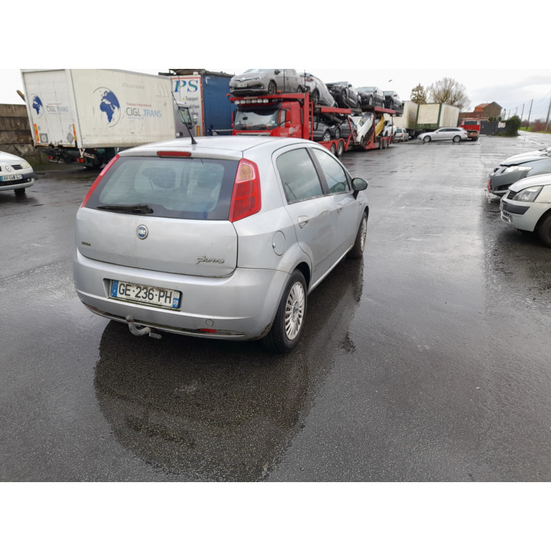 Ceinture arriere centrale FIAT GRANDE PUNTO Photo n°2