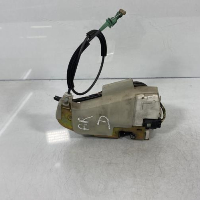 Serrure arriere droit FORD FIESTA 4 Photo n°3