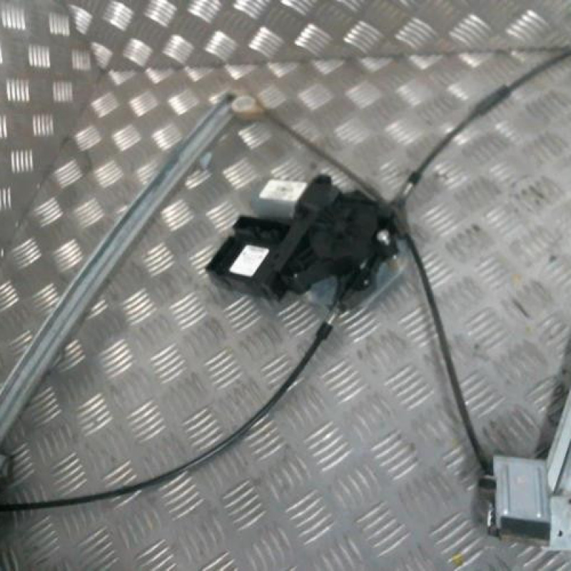 Leve vitre electrique avant gauche VOLKSWAGEN TOURAN 1 Photo n°1