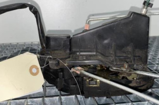 Serrure avant gauche KIA CARNIVAL 1