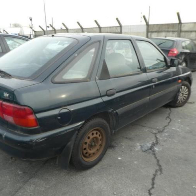 Capot FORD ESCORT 5 Photo n°6