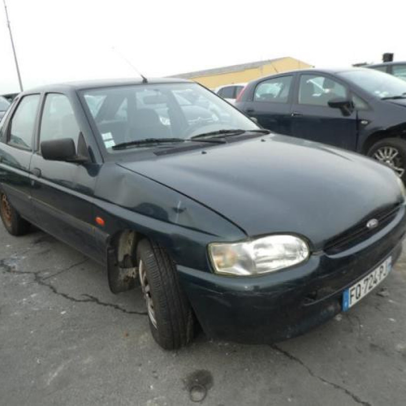 Feu arriere principal droit (feux) FORD ESCORT 5 Photo n°4
