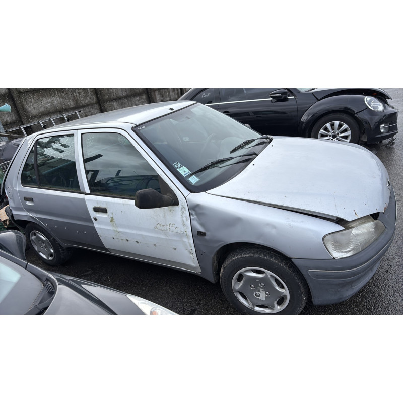 Feu arriere stop central PEUGEOT 106 Photo n°4