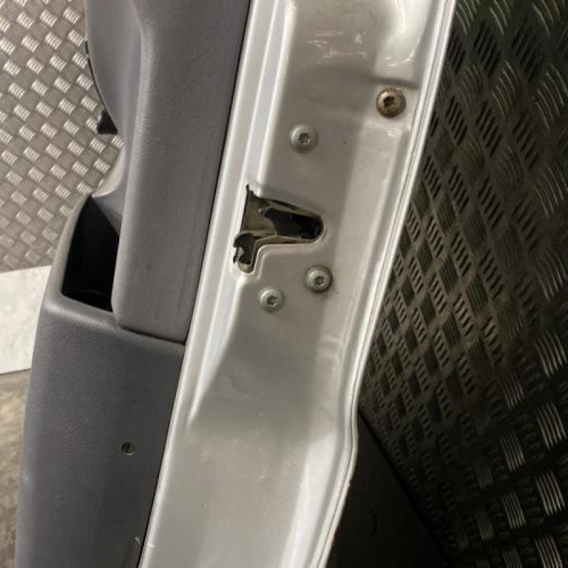 Porte avant droit MERCEDES VITO 638 Photo n°7