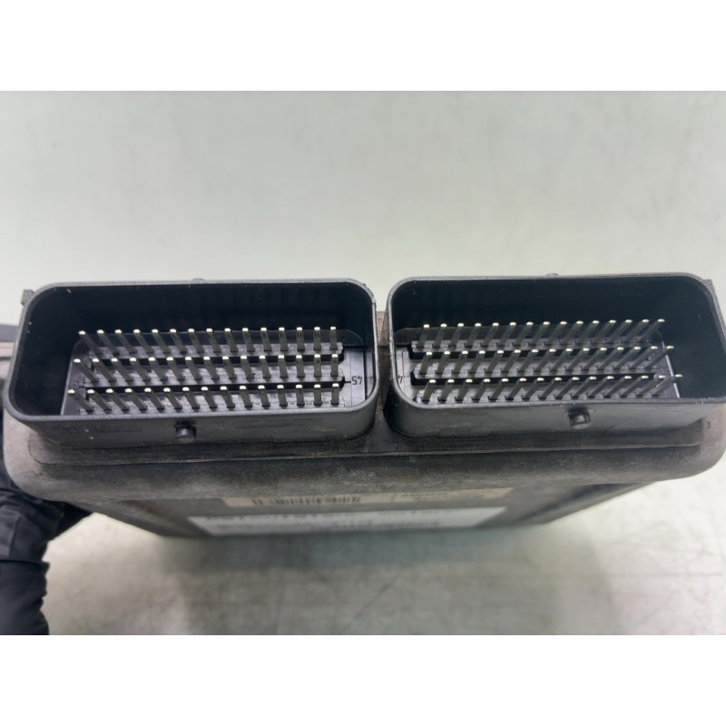 Calculateur moteur RENAULT CLIO 2 Photo n°3