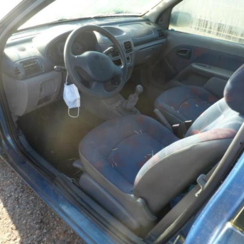 Fermeture de capot RENAULT CLIO 2 Photo n°8