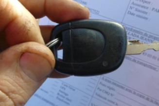 Fermeture de capot RENAULT CLIO 2