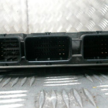 Calculateur moteur PEUGEOT 308 1