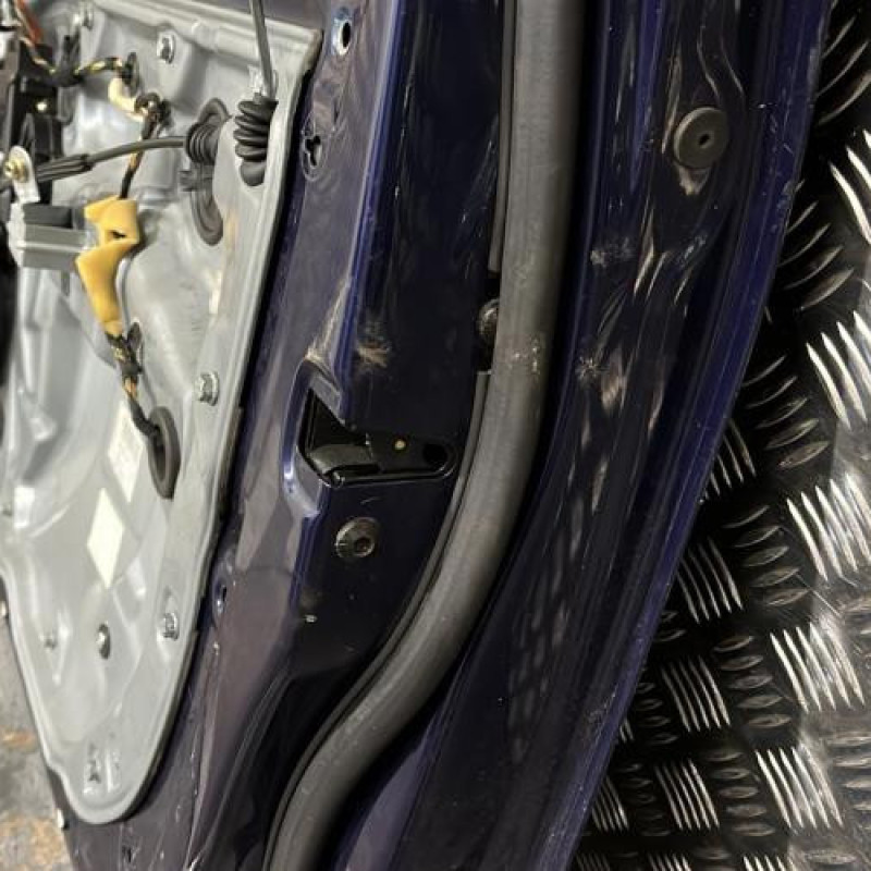Porte avant droit VOLKSWAGEN POLO 4 Photo n°4