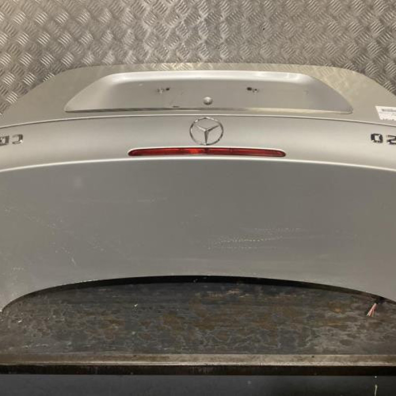 Malle/Hayon arriere MERCEDES CLASSE E 211 Photo n°1