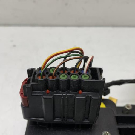 Serrure avant droit FORD FIESTA 5