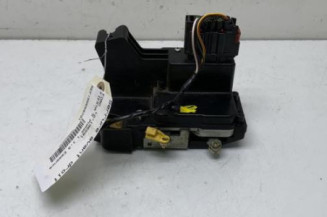 Serrure avant droit FORD FIESTA 5