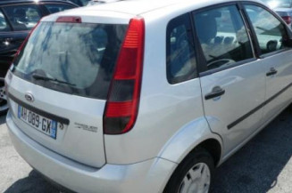 Serrure avant droit FORD FIESTA 5