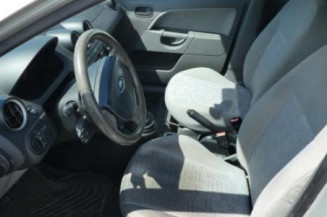 Serrure avant droit FORD FIESTA 5