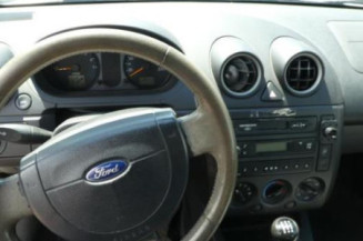 Serrure avant droit FORD FIESTA 5