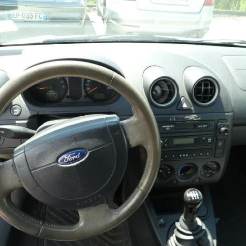 Serrure avant droit FORD FIESTA 5 Photo n°10