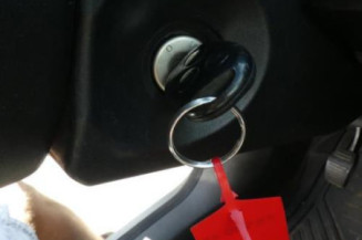 Serrure avant droit FORD FIESTA 5