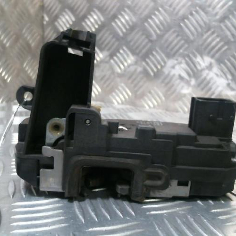 Serrure arriere droit OPEL ASTRA H Photo n°3